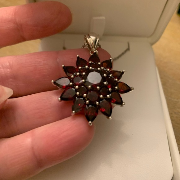 Rich Dark Garnet Flower Pendant - Picture 3 of 11